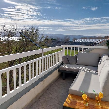 Seaview Apartment オミシュ エクステリア 写真